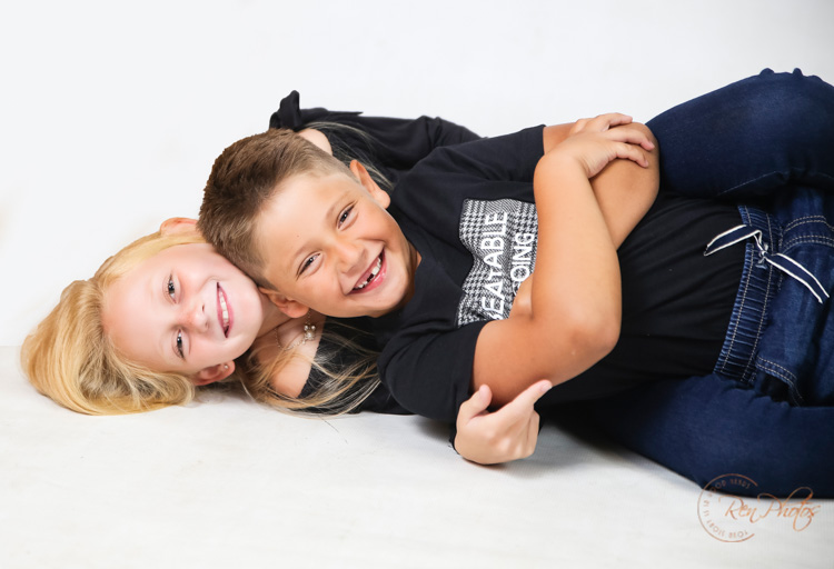 family photo poses in studio