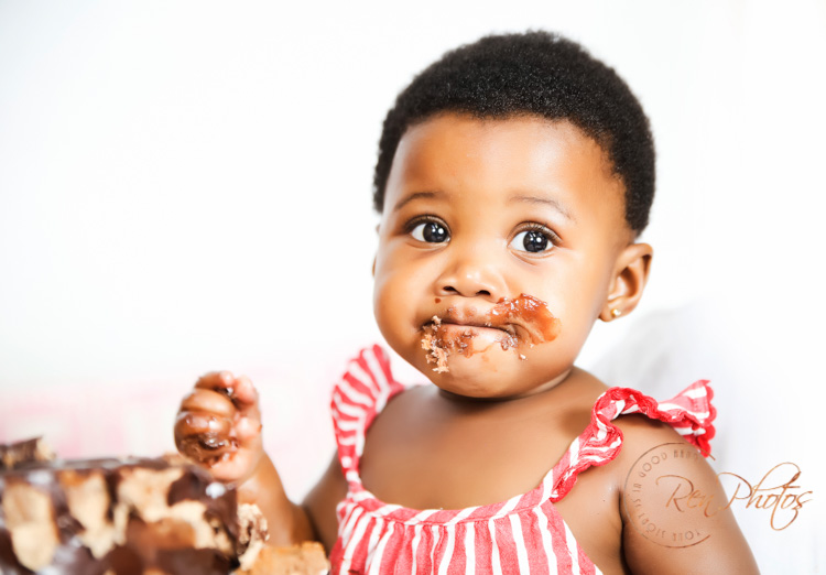 cake smash photoshoot in studio
