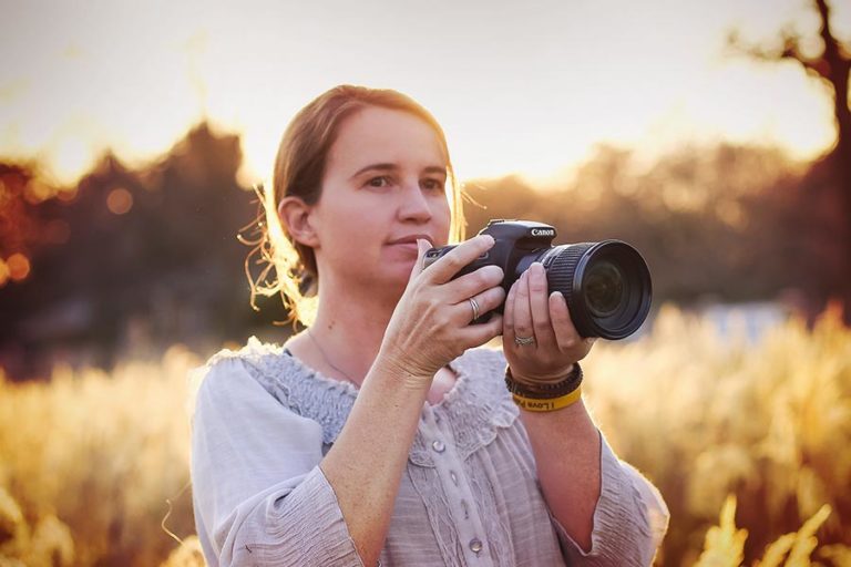 Photography-Pricing-Renphotos-Packages-Page-Image-of-Photographer