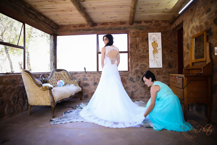 wedding day photo moments