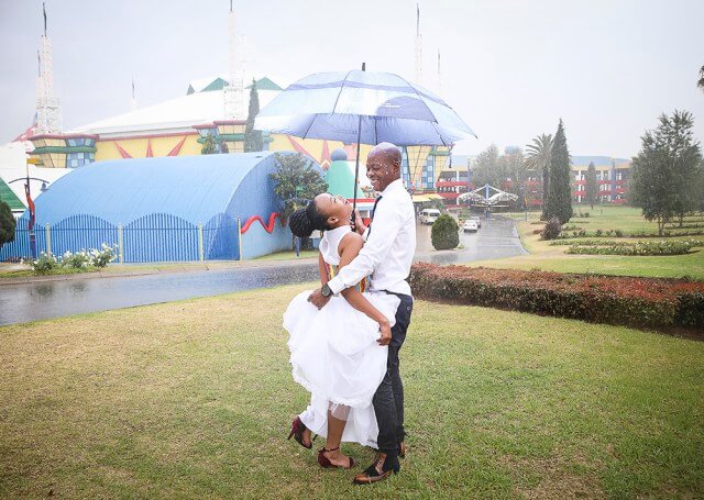 Rainy wedding day photos ©-Renphotos